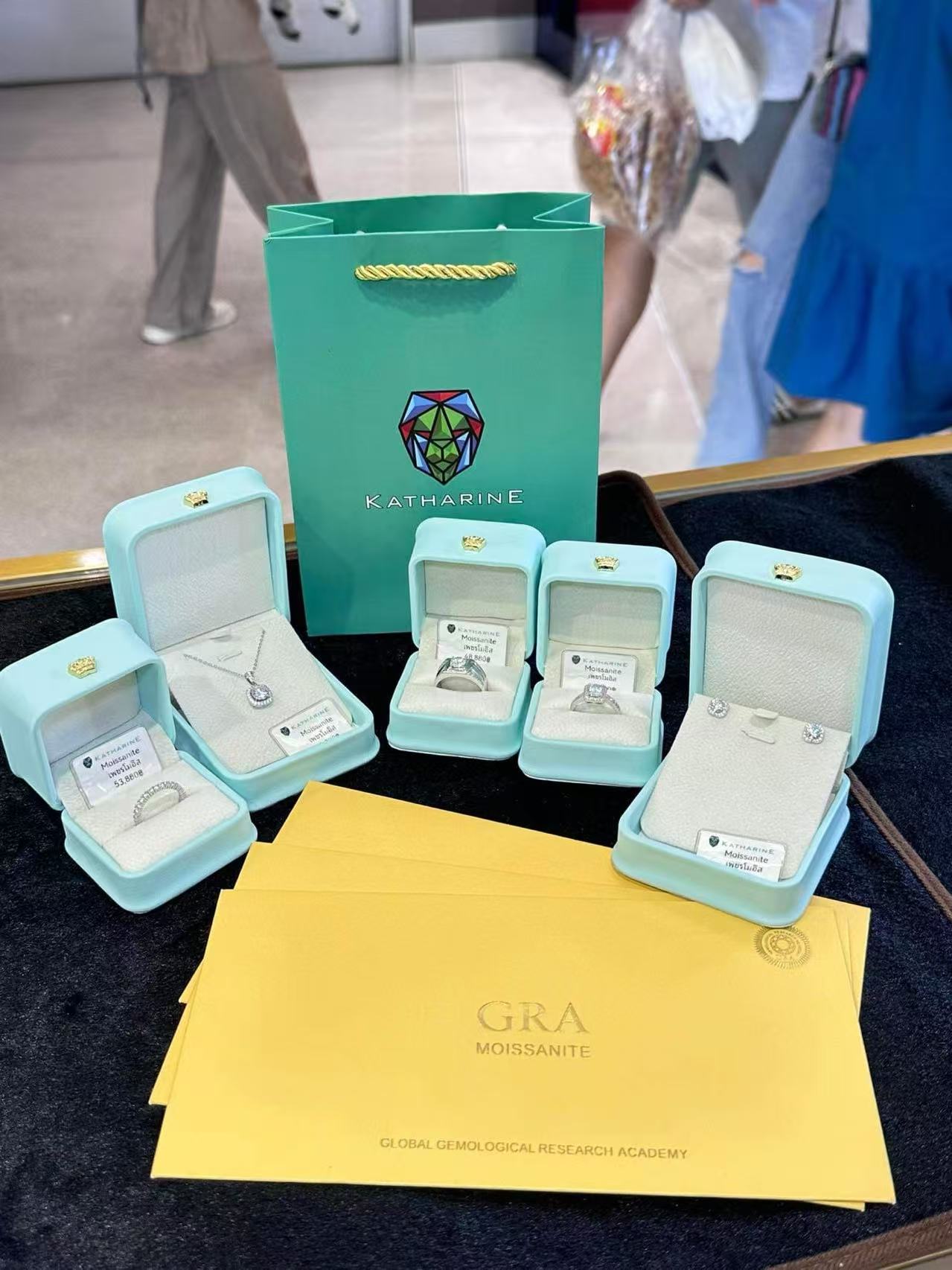 KATHARINE jewellery with gemstone certificates
